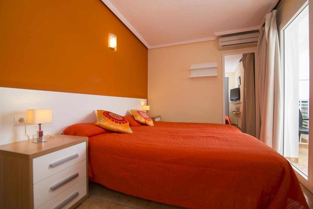 Hostal Cala Boix เอสกานา ภายนอก รูปภาพ