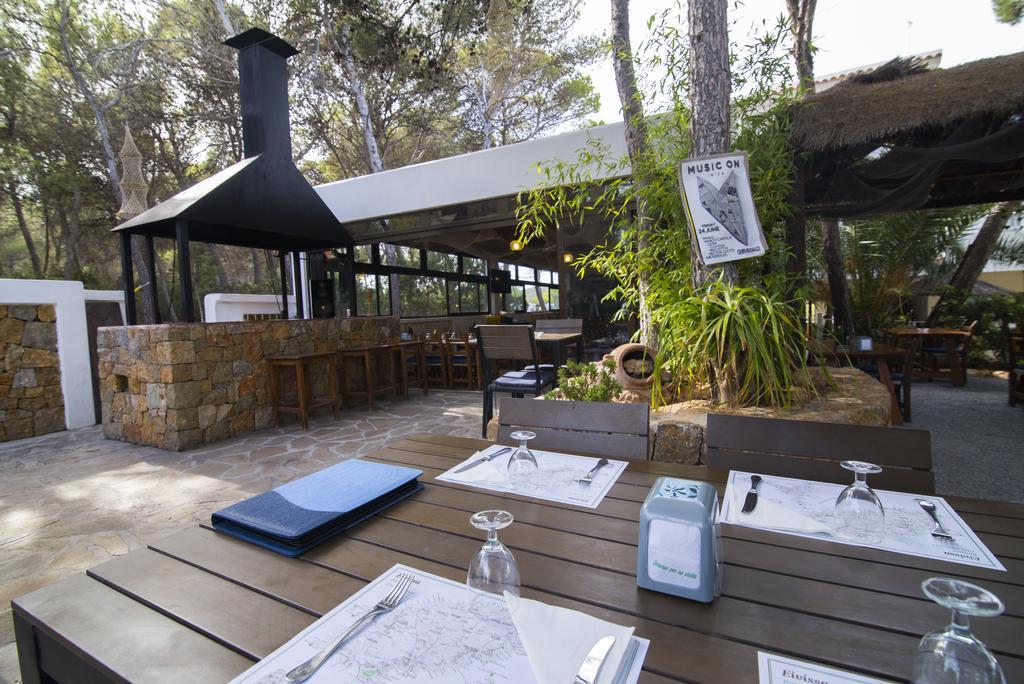 Hostal Cala Boix เอสกานา ภายนอก รูปภาพ
