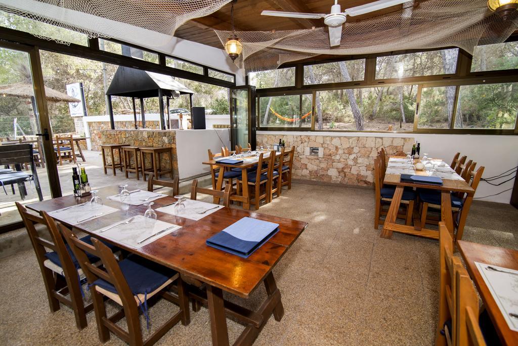 Hostal Cala Boix เอสกานา ภายนอก รูปภาพ