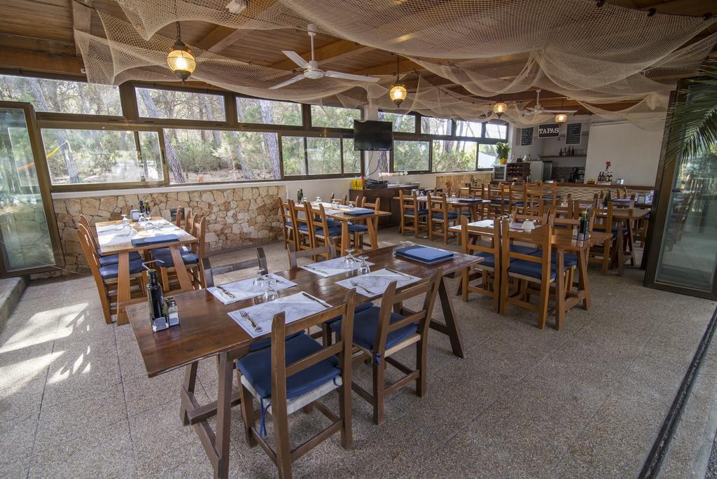 Hostal Cala Boix เอสกานา ภายนอก รูปภาพ