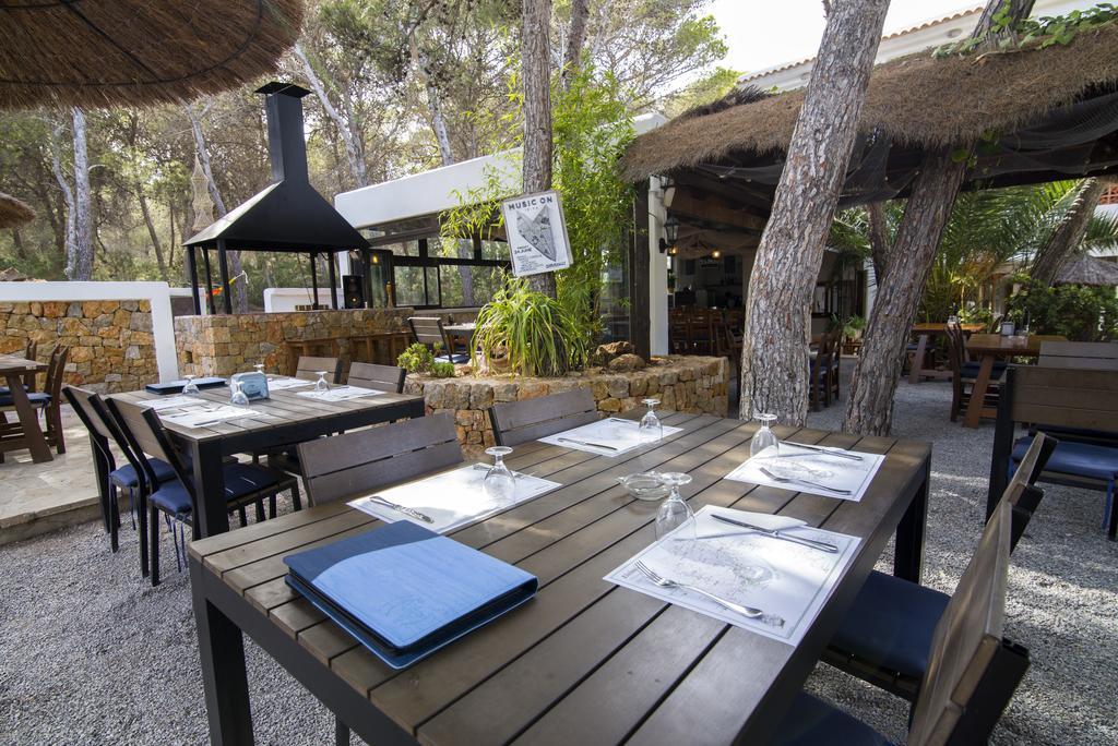 Hostal Cala Boix เอสกานา ภายนอก รูปภาพ