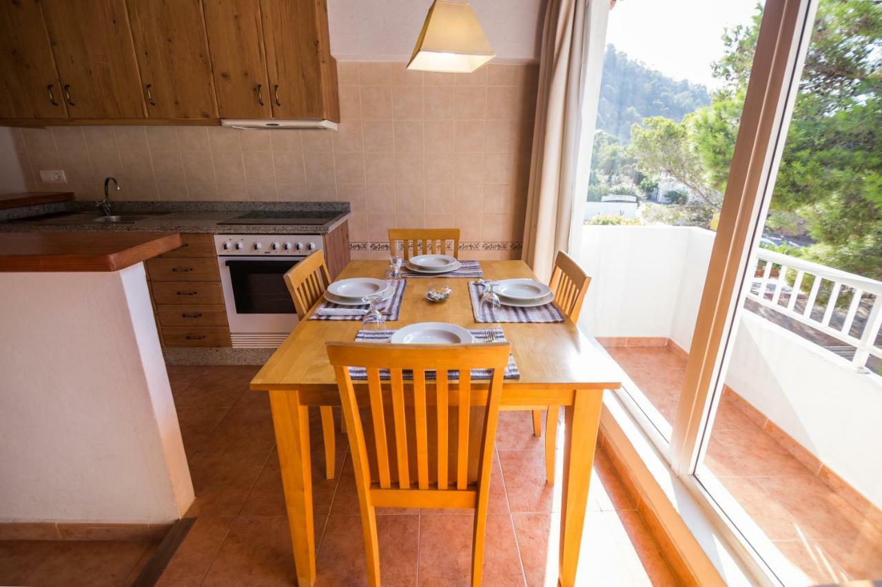 Hostal Cala Boix เอสกานา ภายนอก รูปภาพ