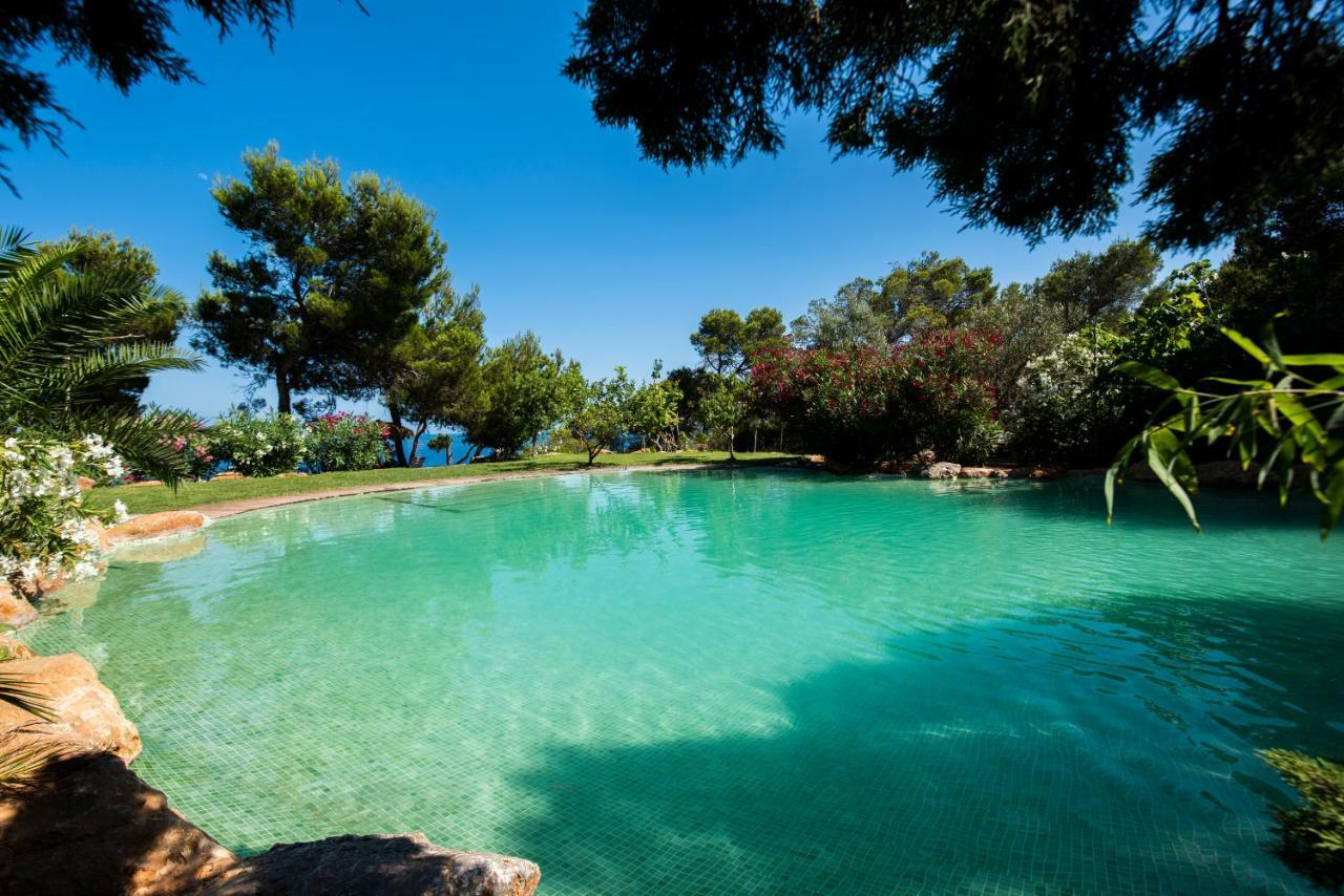 Hostal Cala Boix เอสกานา ภายนอก รูปภาพ