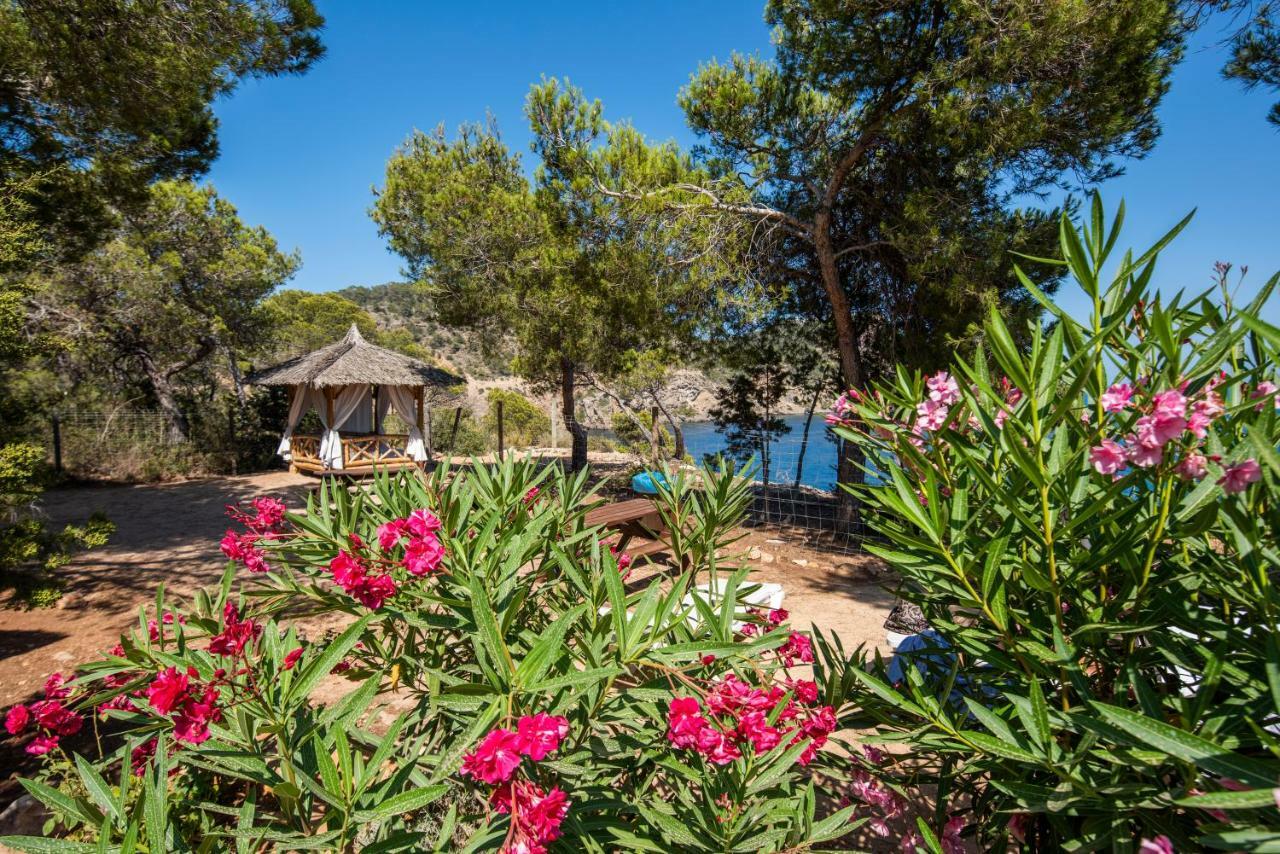 Hostal Cala Boix เอสกานา ภายนอก รูปภาพ