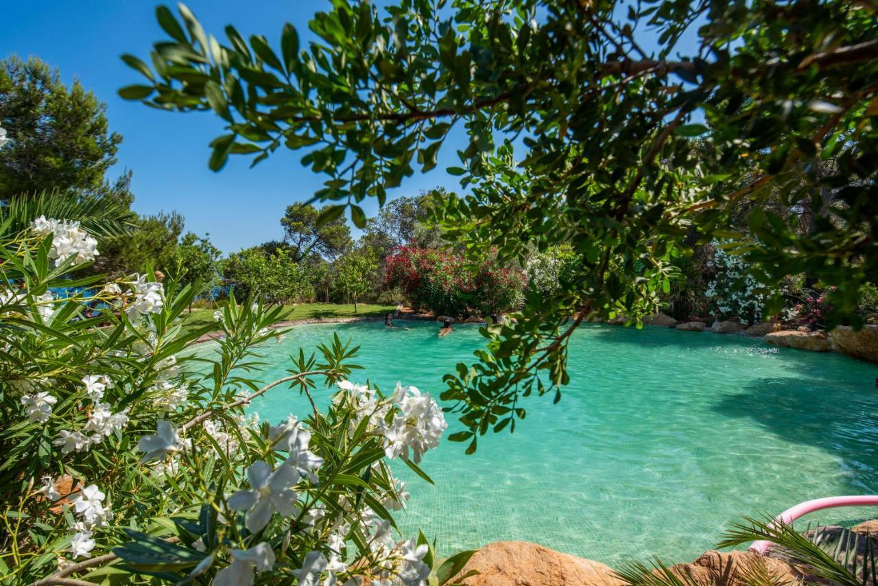 Hostal Cala Boix เอสกานา ภายนอก รูปภาพ