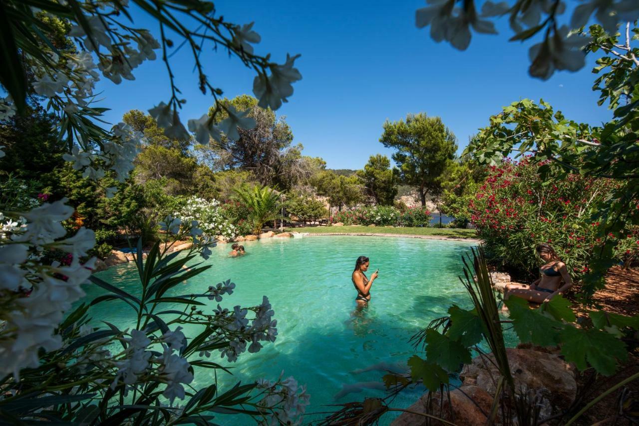Hostal Cala Boix เอสกานา ภายนอก รูปภาพ