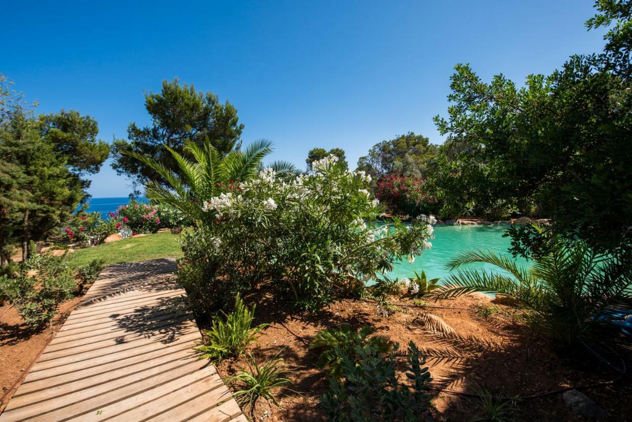 Hostal Cala Boix เอสกานา ภายนอก รูปภาพ